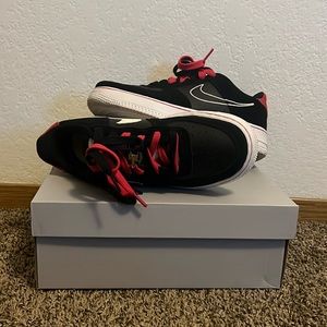 Nike Air Force 1 LV8 S50 - Black/Very Berry-White